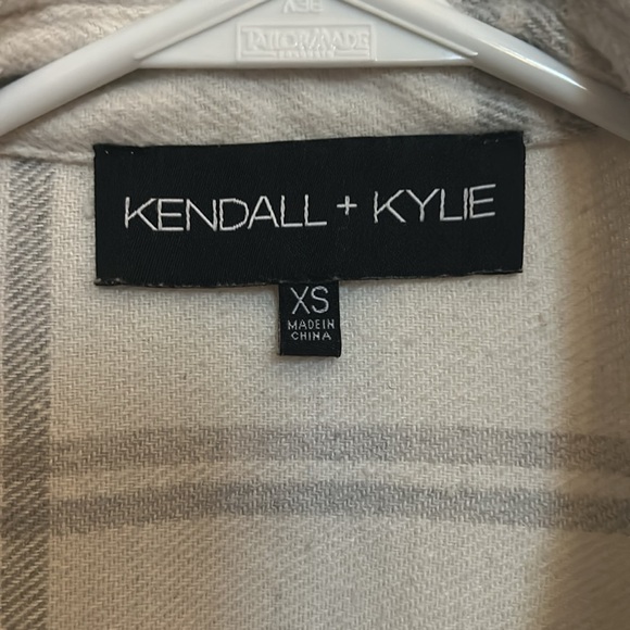 Kendall + Kylie Shacket - Picture 2 of 5